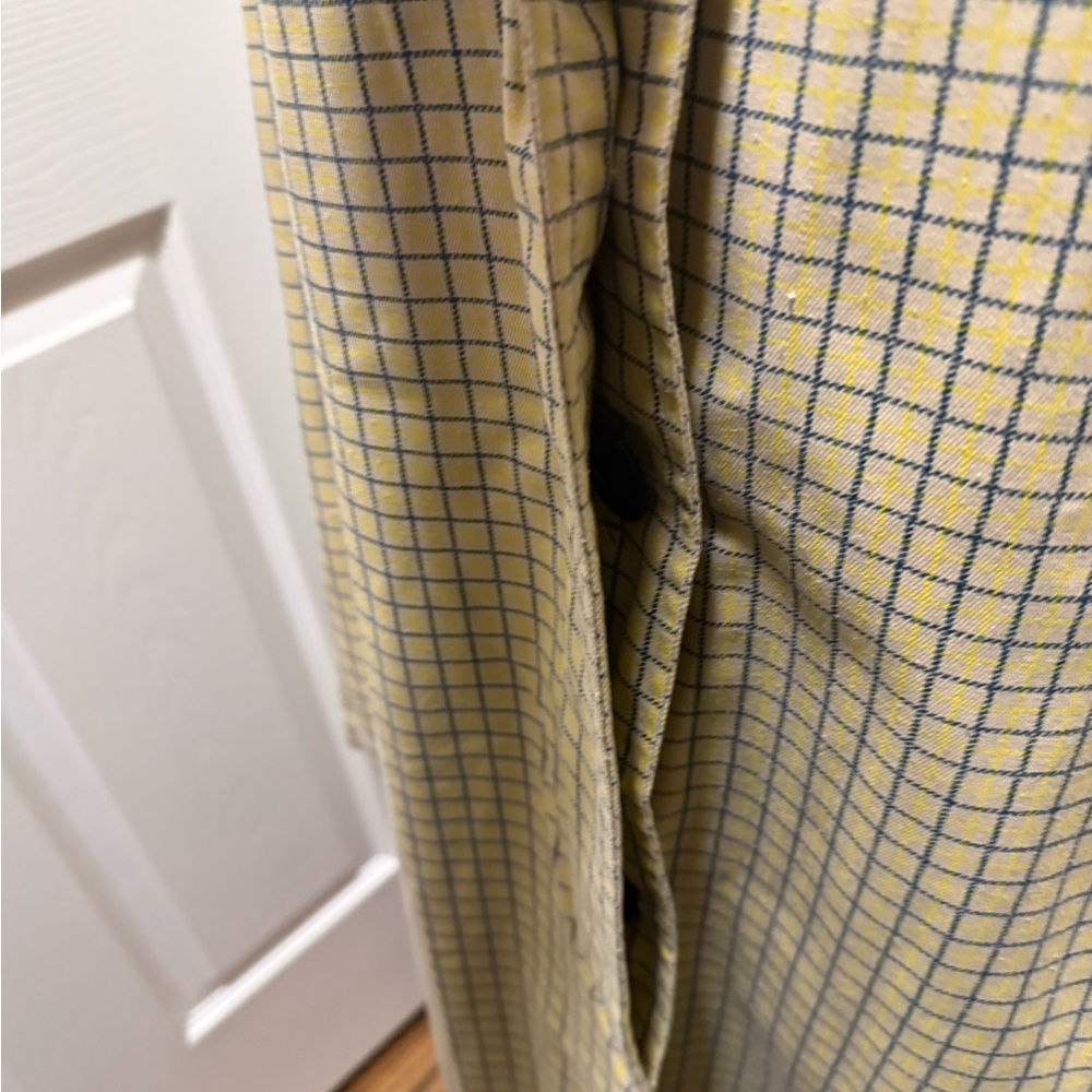 1960s Vintage Sears Stylish Beige and Black Checkered Trench Coat - Picture 8 of 10